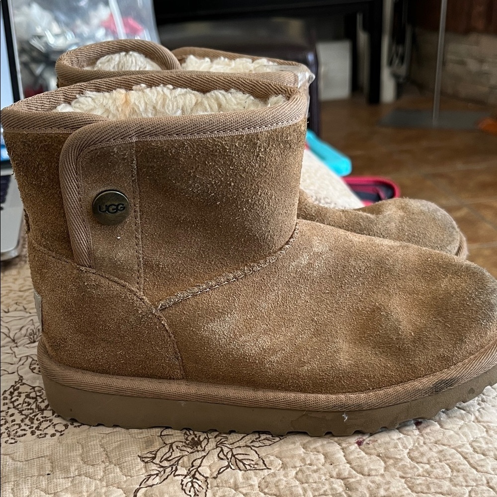 UGG Jona Boots Kids Size 1 Cognac Leather Wool Lined
